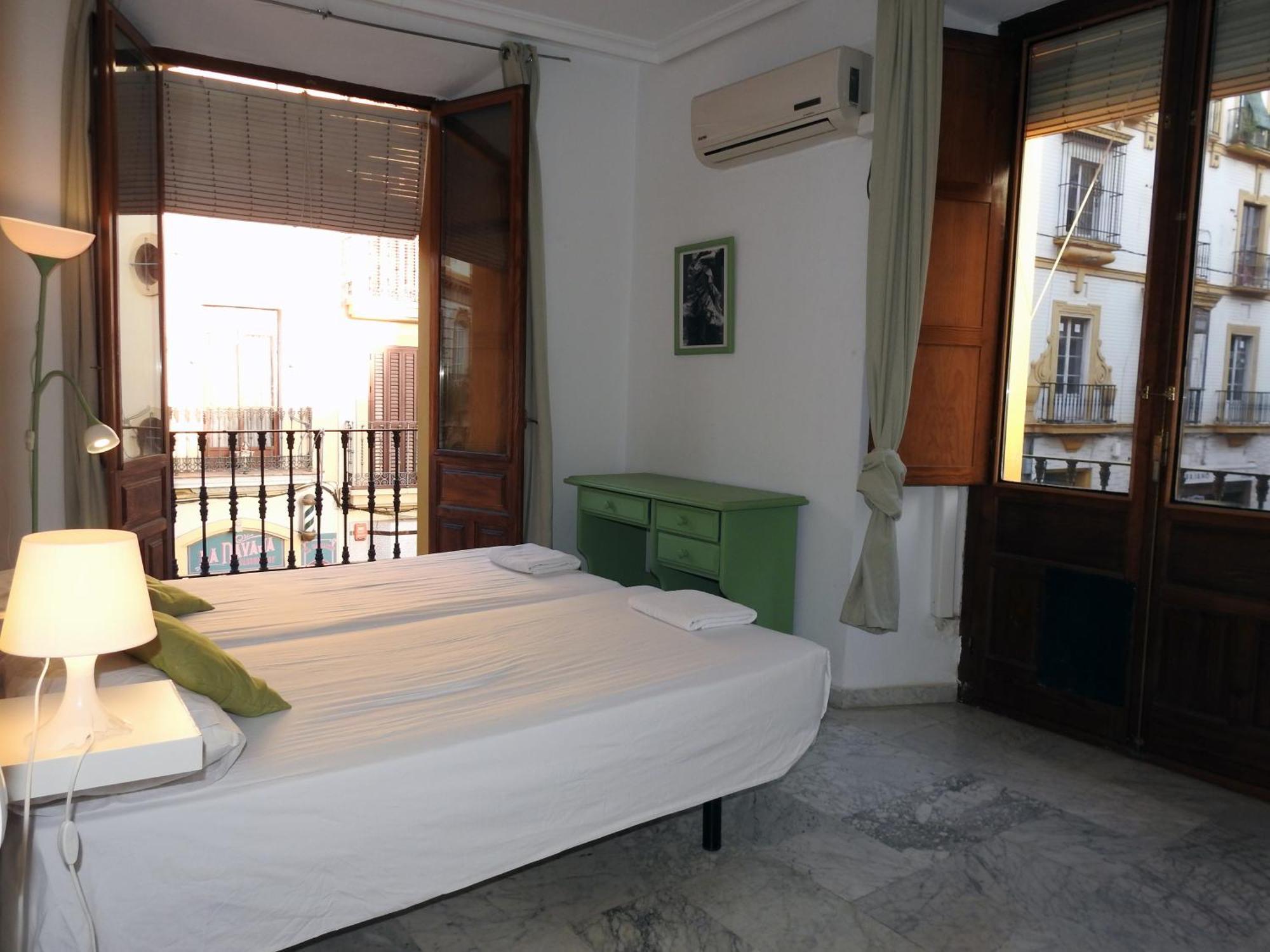 Apartamento En Sevilla Centro Con Vistas A La Plaza Alameda De Hercules - Hasta 7 Personas Екстер'єр фото